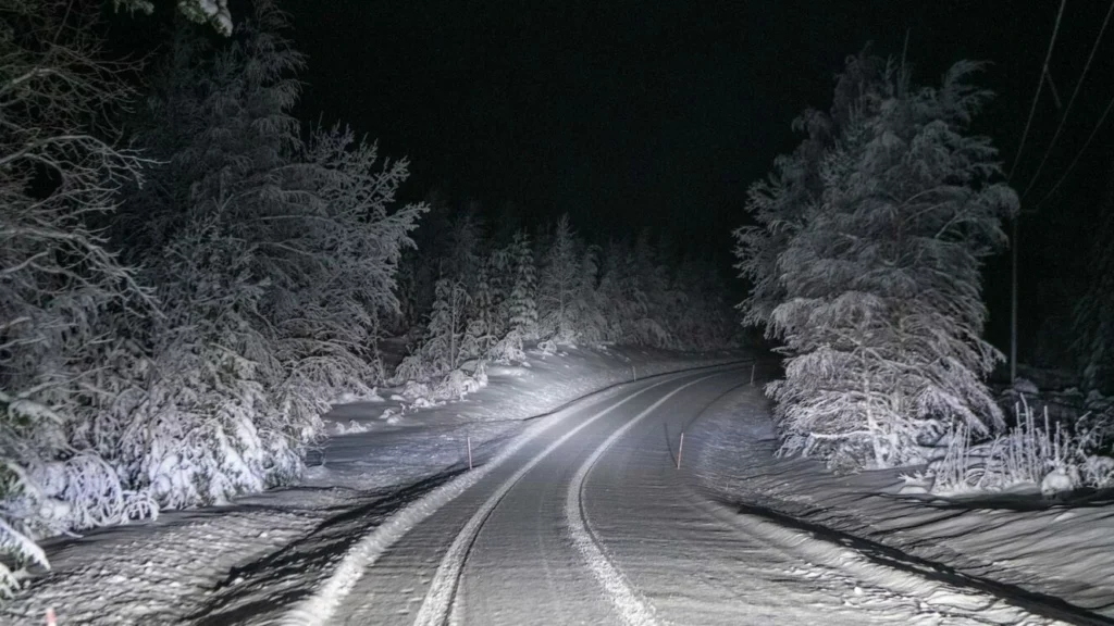 Umpisurkeaa-talous ei kasvanut,mutta me kasvoimme ulos vastuusta 2 Pimeä yöllinen maisema maaseudulla