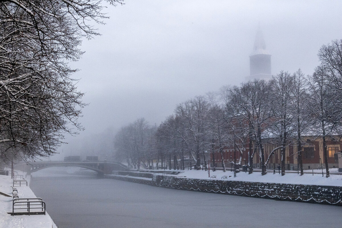Sumuinen kuva Helsingistä
