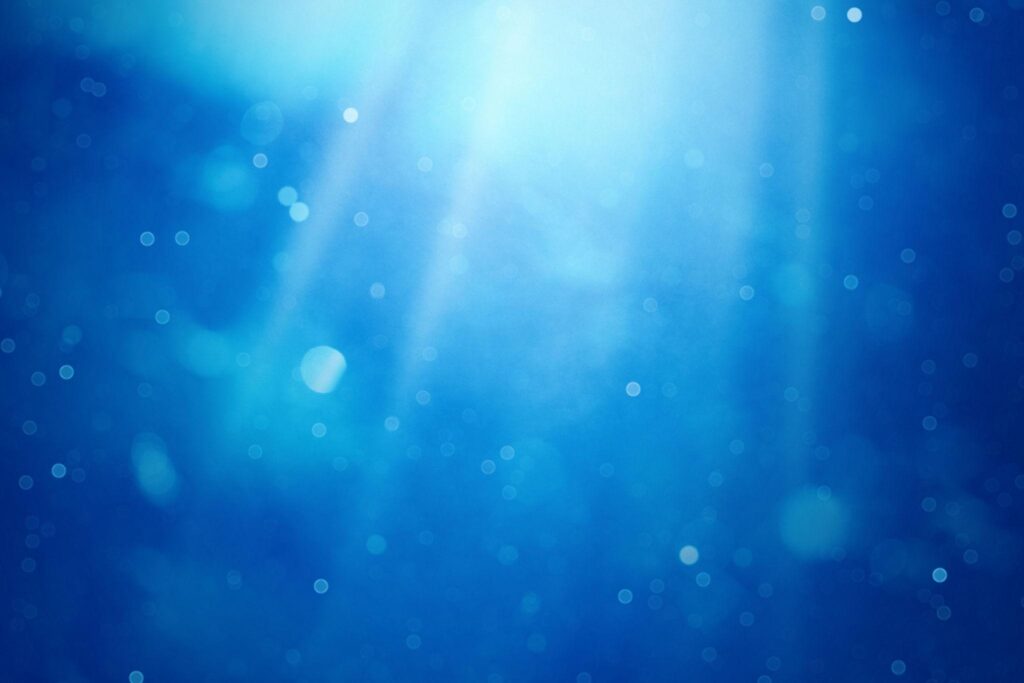 Kirjeitä veden äärellä -II SYVEMPI VESI 1 Syvässä vedessä pehmeä,hajautunut valo,rauhallinen ja hyväksyvä tunnelma