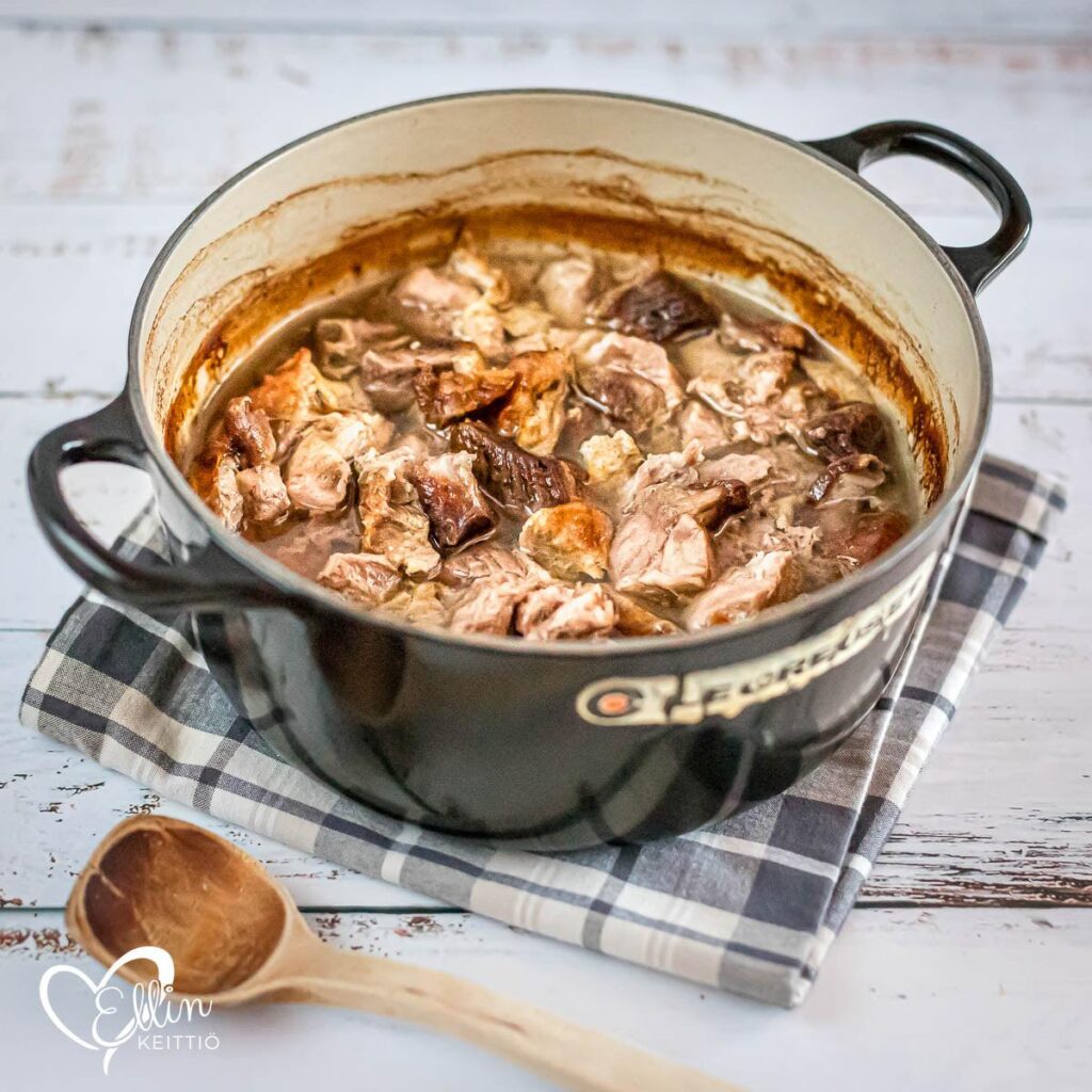 Kuhmo matkailu-täydellinen lomaopas 18 karjalanpaisti